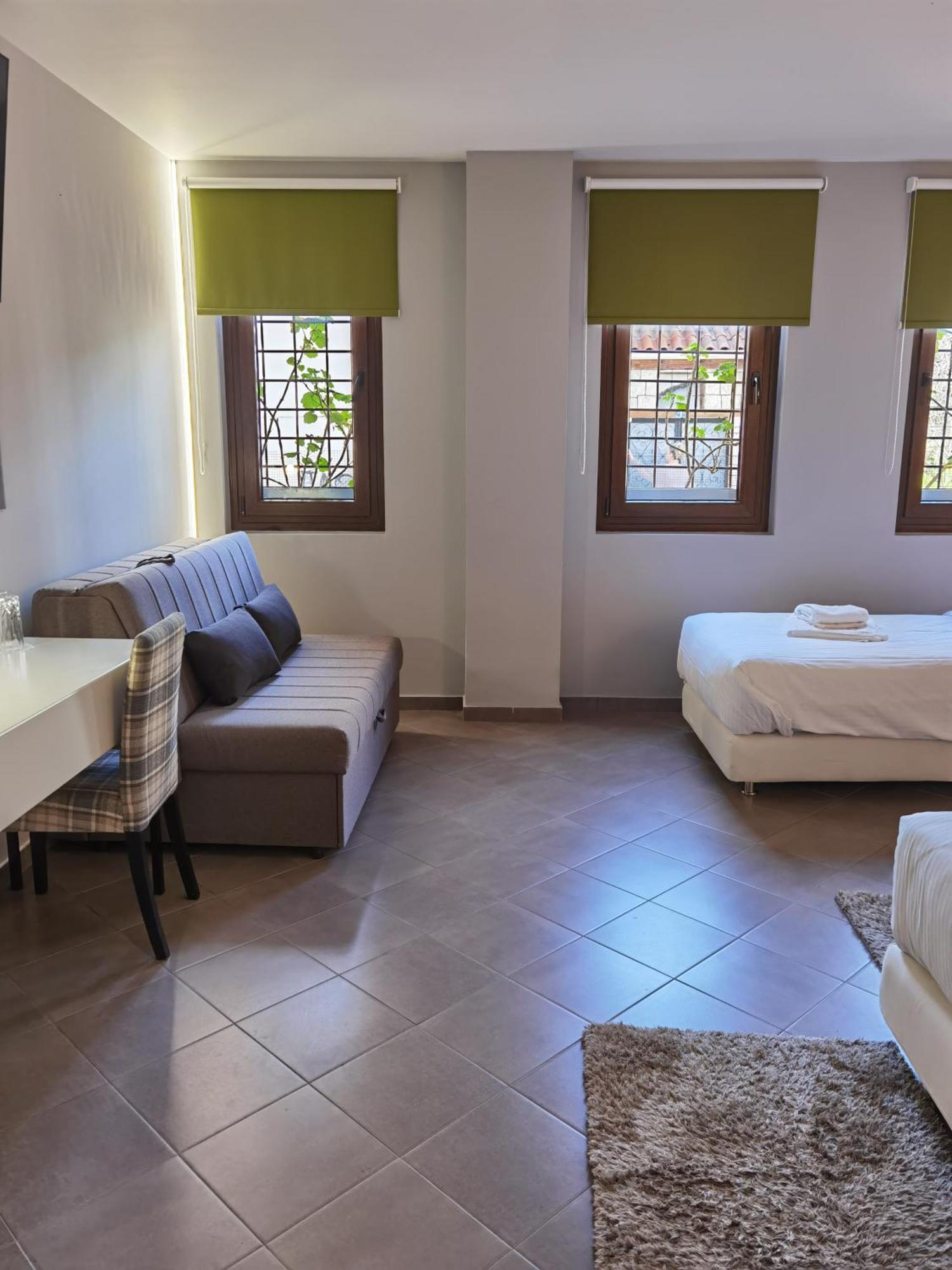 Z Inn يانينة المظهر الخارجي الصورة